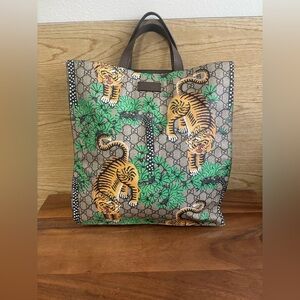 Authentic Gucci jungle large tote coated canvas